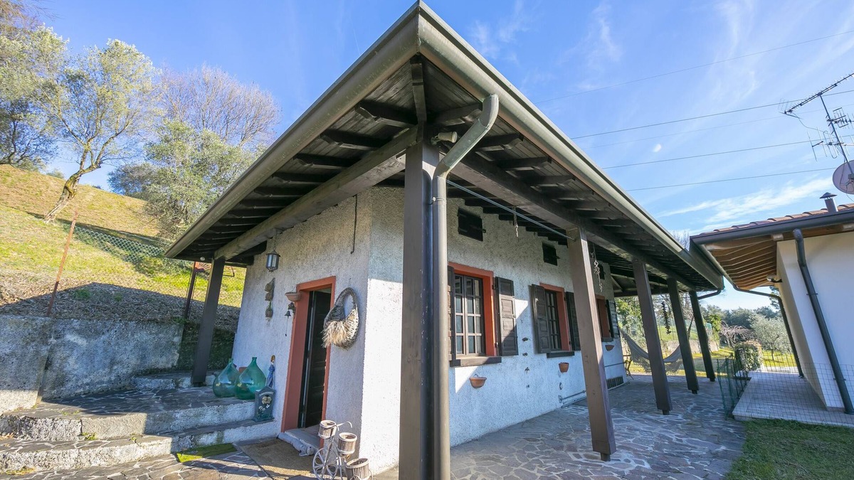 Roe Volciano Apartment | Cosy Nest - Terrace & parking private, Roè Volciano, Italy