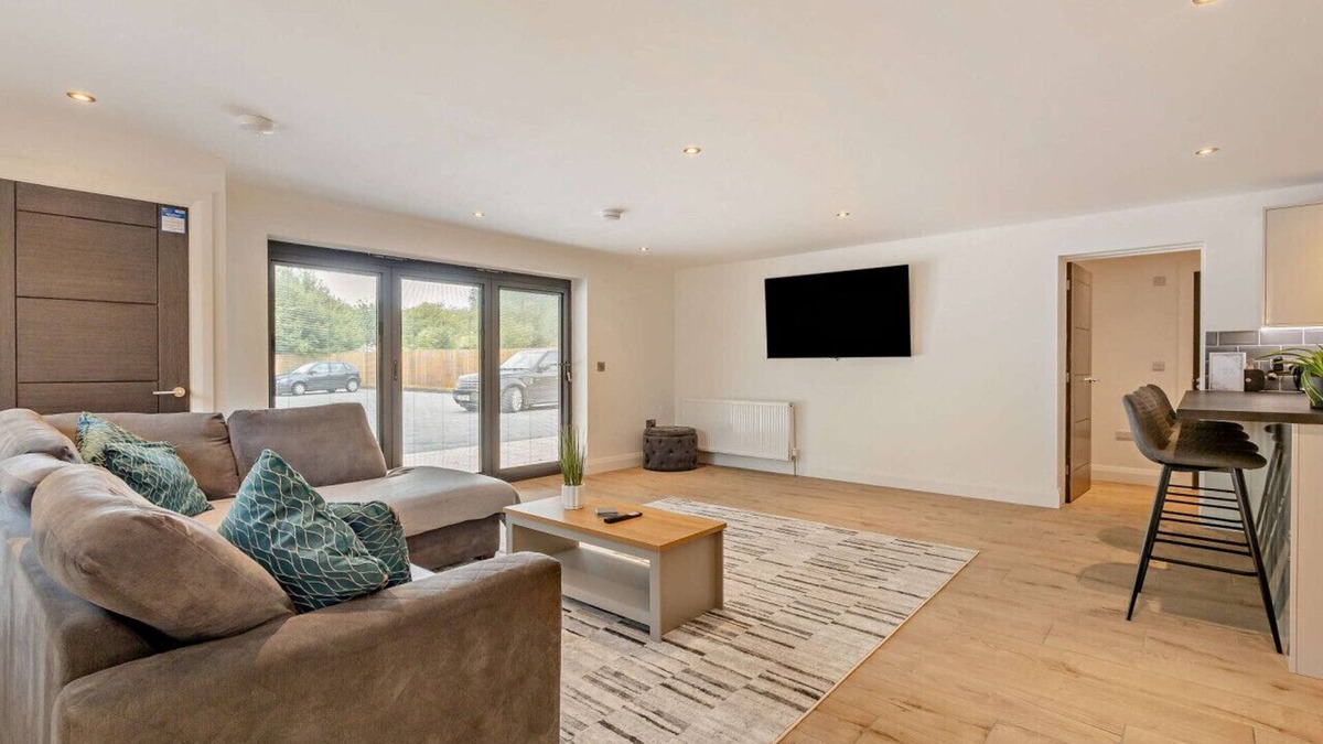 Highfields Caldecote Apartment | Cosy Nook One - Two Bedroom Apartment, Sleeps 4