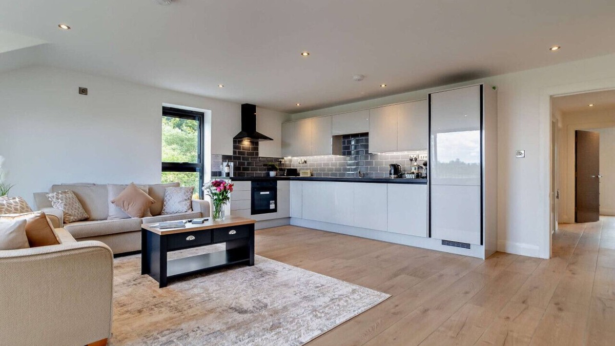 Highfields Caldecote Apartment | Cosy Nook Six - Three Bedroom Apartment, Sleeps 6