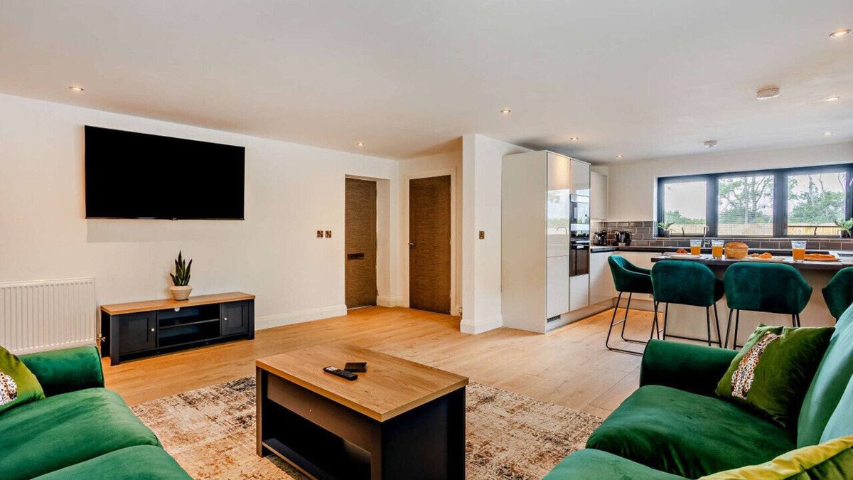Highfields Caldecote Apartment | Cosy Nook Three - Three Bedroom Apartment, Sleeps 6