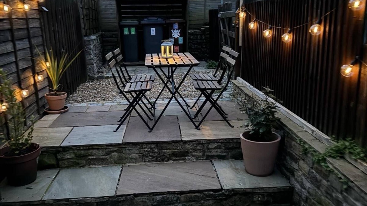Combs Cottage | Cosy Peak District Cottage