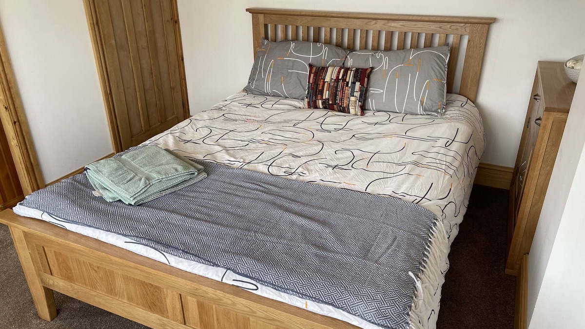Wrexham House | Cosy place near Wrexham City Centre and the famous Racecourse Ground