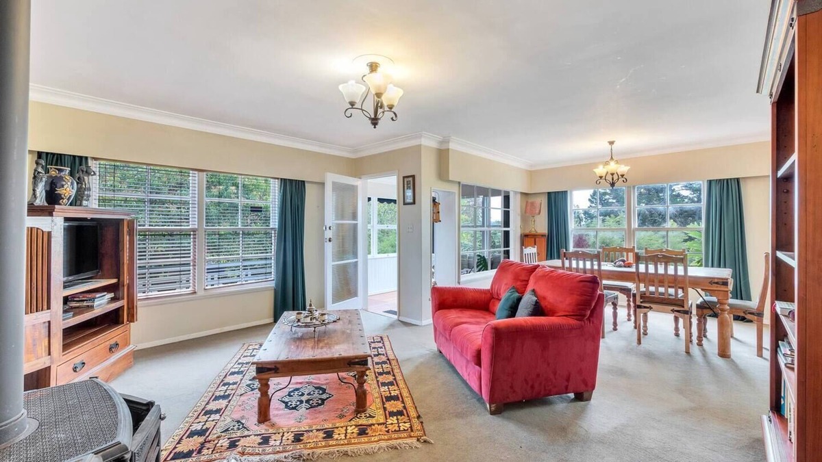 St. Heliers House | Cosy, quiet and rustic urban oasis. Close to the CBD, forest and beach.