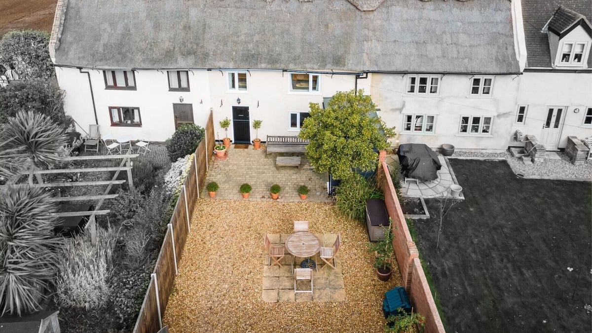 Sea Palling Cottage | Cosy, quirky, charming coastal cottage