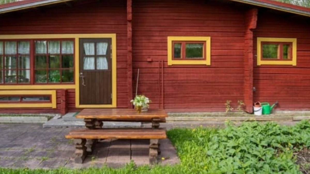 Kyyjarvi Cabin | Cosy Red log cabin for a family by a beautiful Finnish lake!