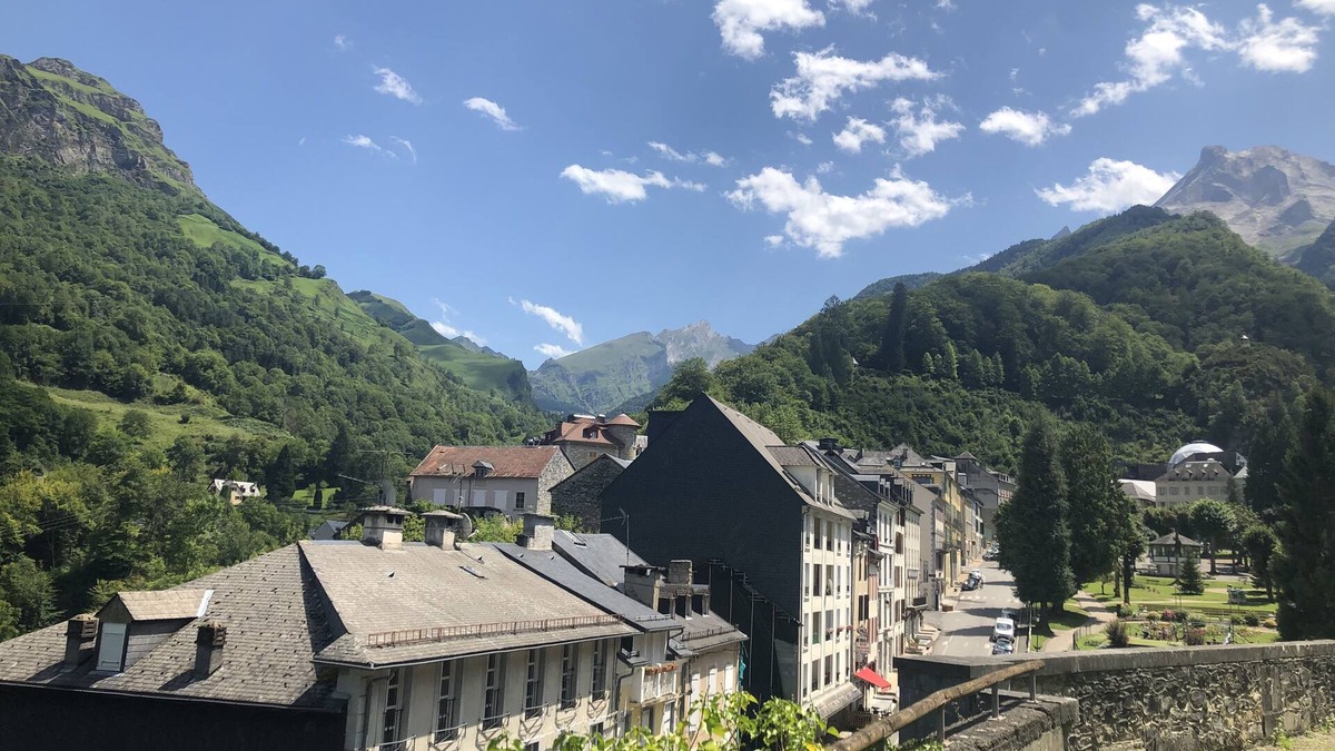 Eaux-Bonnes Apartment | Cosy, renovated family home in the heart of the Pyrenees