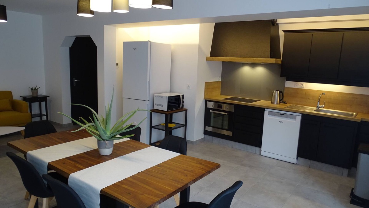 Faubourg d'Argentan Cottage | Cosy renovated house near the lake
