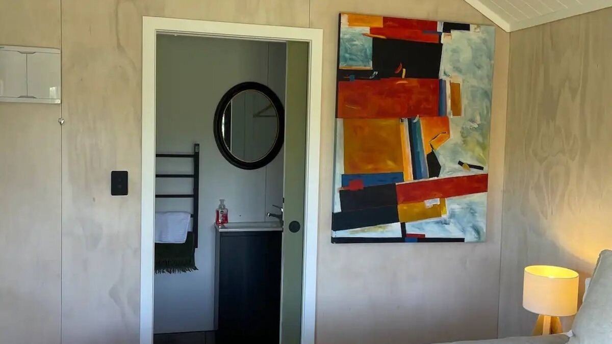 Whanganui Apartment | Cosy Retreat, Nestled in Tranquil Rural Land With Lovely Views