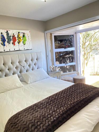 Benoni Apartment | Cosy Room steps from the lake