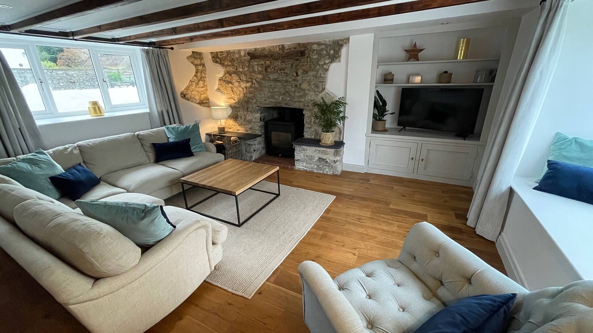 St. Florence Cottage | Cosy rural cottage, near incredible Pembrokeshire beaches