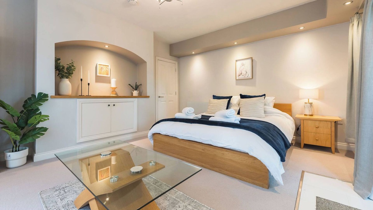 Failand Apartment | Cosy rural retreat North Somerset with garden