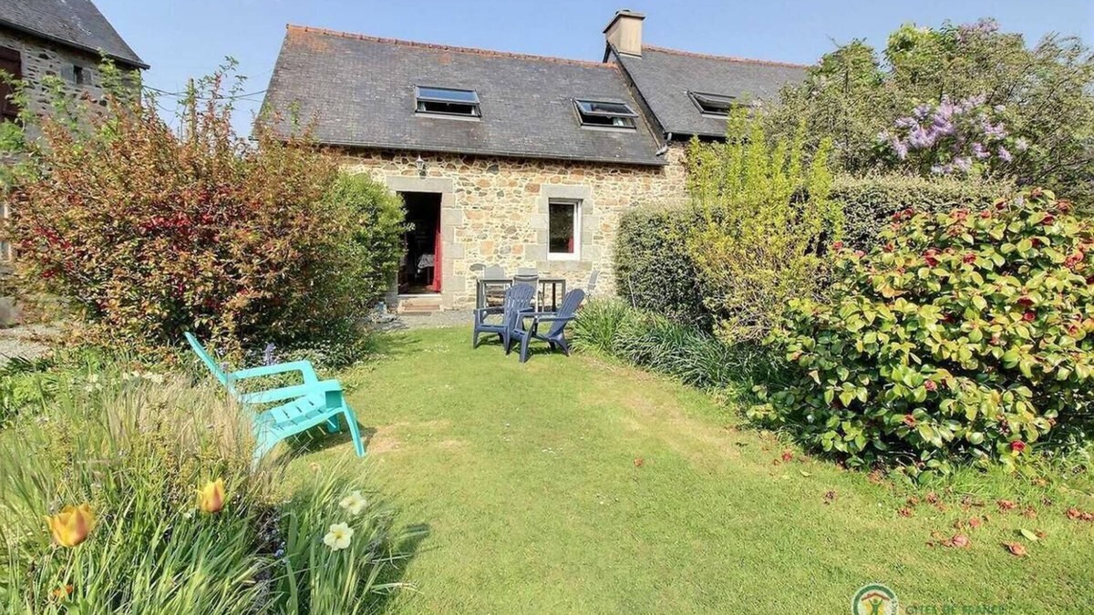 Treguidel House | Cosy, rustic cottage, nature & calm in Côtes-d'Armor