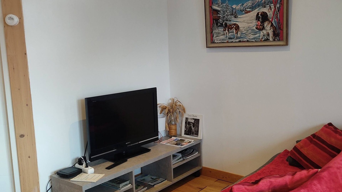 Villy-le-Pelloux Apartment | Cosy, self-contained apartment between Annecy and Geneva - Pets welcome!