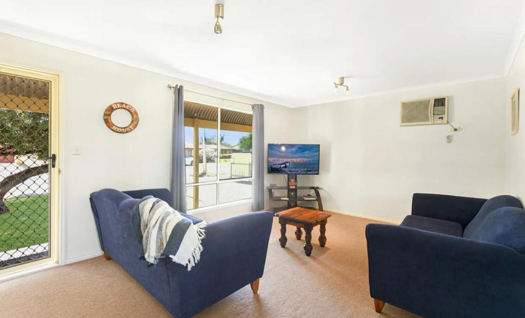 Goolwa South House | Cosy shack close to surf beaches, river and shops