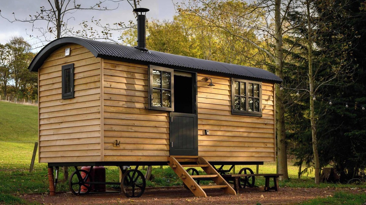North Berwick Apartment | Cosy Shepherds Hut Getaway in East Lothian