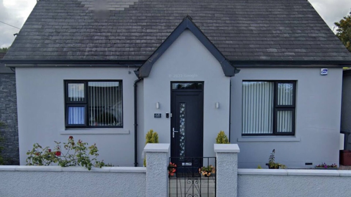 Lisnagunogue House | Cosy split level Bungalow in Ballymena, County Antrim, Northern Ireland.