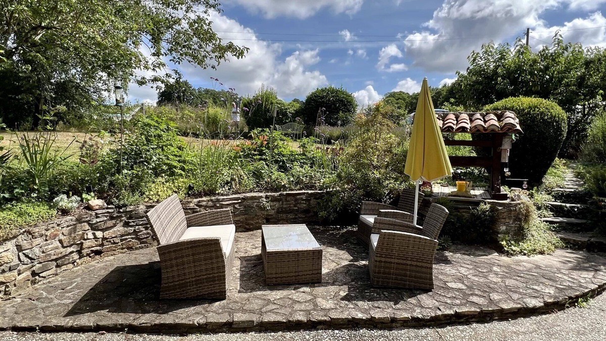 Oradour-sur-Vayres Cottage | Cosy stone cottage in the heart of the French countrysiden
