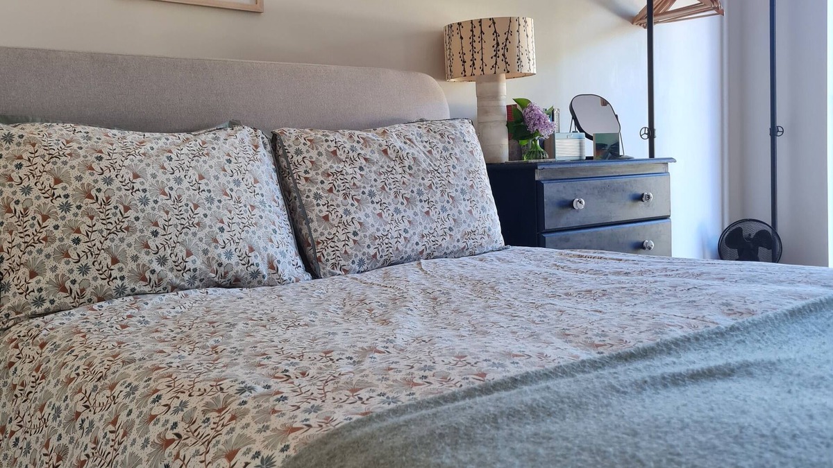 Newtyle Apartment | Cosy studio annex in peaceful countryside. Dog friendly.