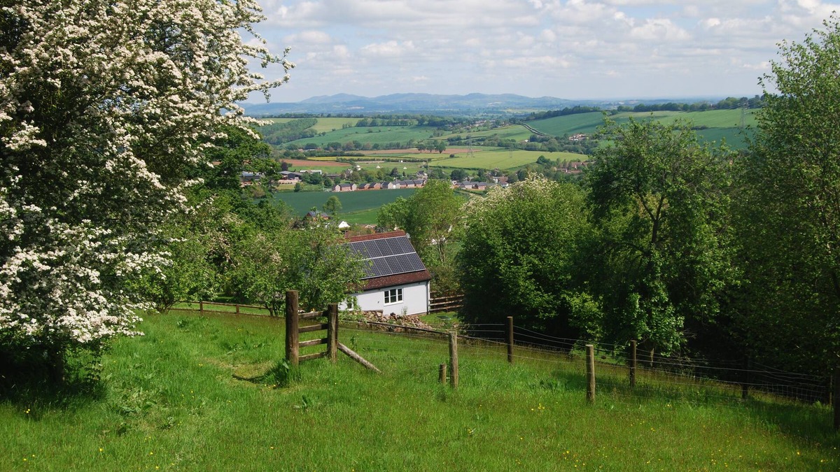 Blaisdon Apartment | Cosy studio apartment with garden, views and forest walks from the doorstep.