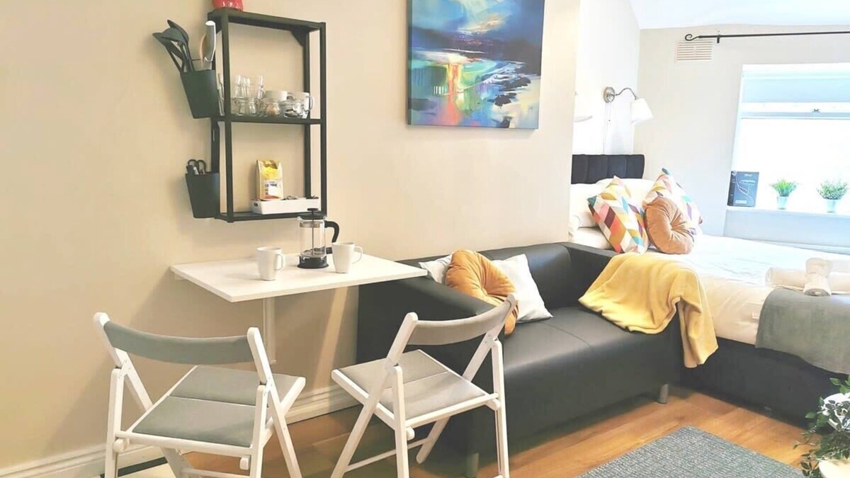 City Centre Dublin Apartment | Cosy STUDIO GREAT CITY CENTRE LOCATION FAST WIFI
