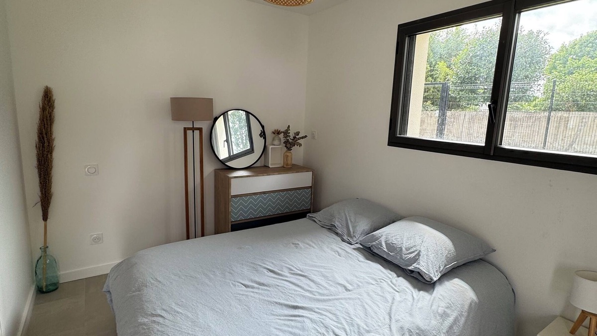 Questembert Apartment | Cosy studio in quiet location, Questembert town center
