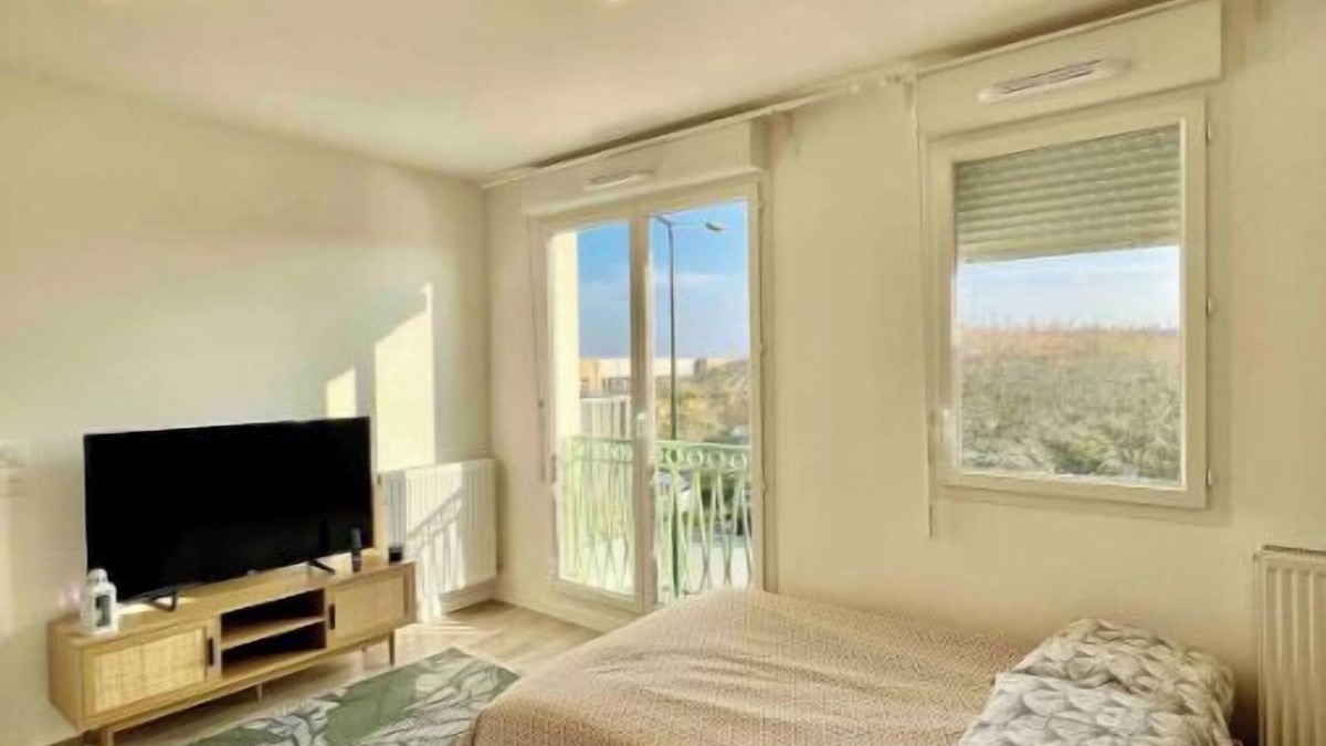 Le Blanc-Mesnil Apartment | Cosy studio - Paris & CDG