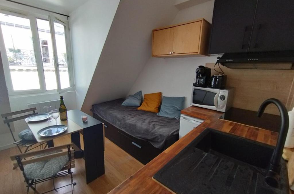 Batignolles Apartment | Cosy Studio village of Batignolles