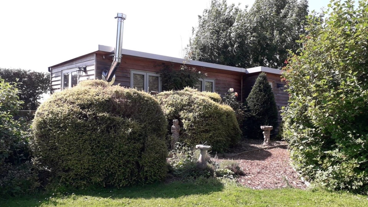 Blandford Forum Cabin | Cosy Summerhouse in Dorset