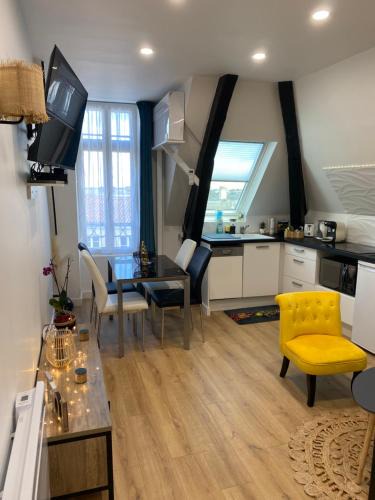 Poitiers Apartment | Cosy & Tendance Spa