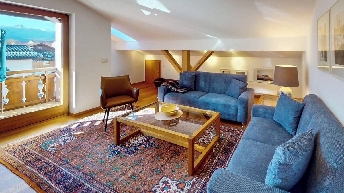 Garmisch-Partenkirchen Apartment | Cosy top-floor apartment with space for four people with amazing panorama balcon