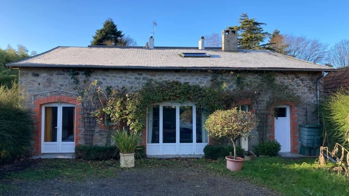 Coutances Cottage | Cosy town cottage.