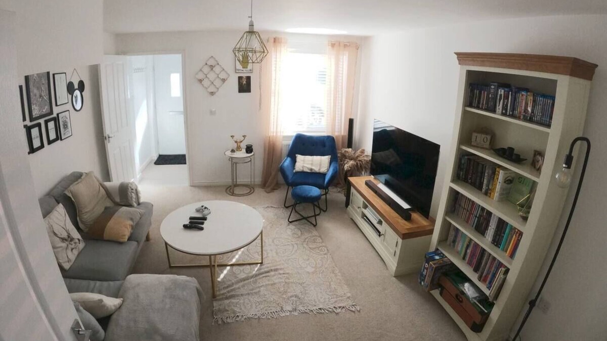 Pont Yates House | Cosy townhouse near Kidwelly (Free Wifi)
