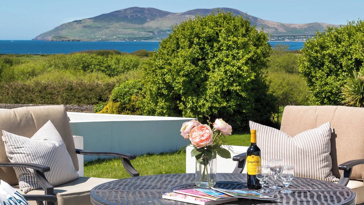 Beenbane Cottage | Cosy two bedroom cottage in Waterville with sea views