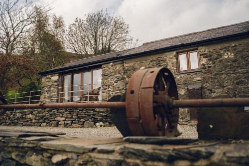Beddgelert House | Cosy Underfloor Heated 17th Century Renovated Mill with Stunning Views - Ty Felin