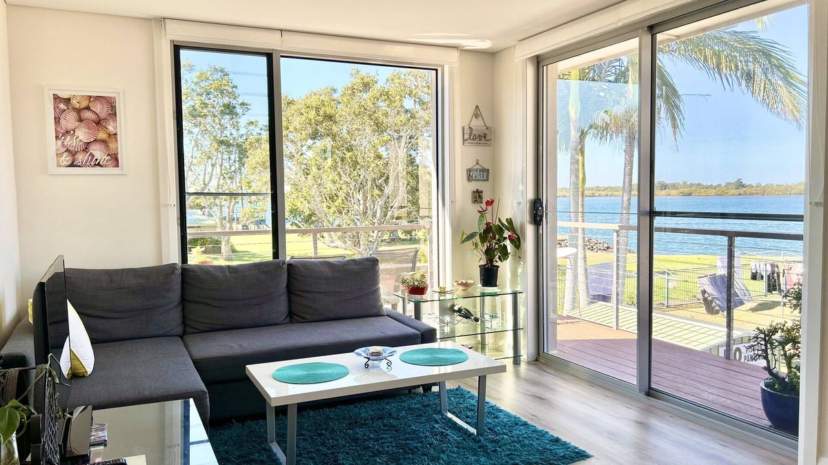 Ballina Apartment | Cosy unit with delightful park and water views. Perfect for a family holiday!