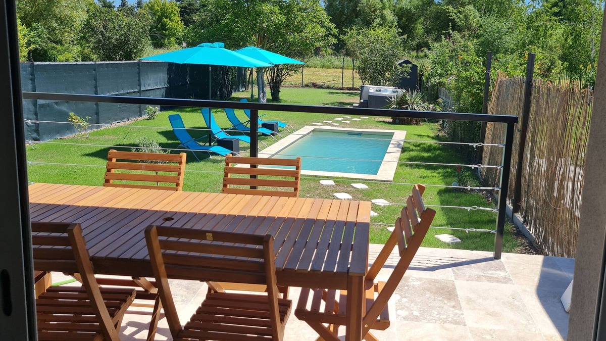 Caumont-sur-Durance House | Cosy vacation home with spa