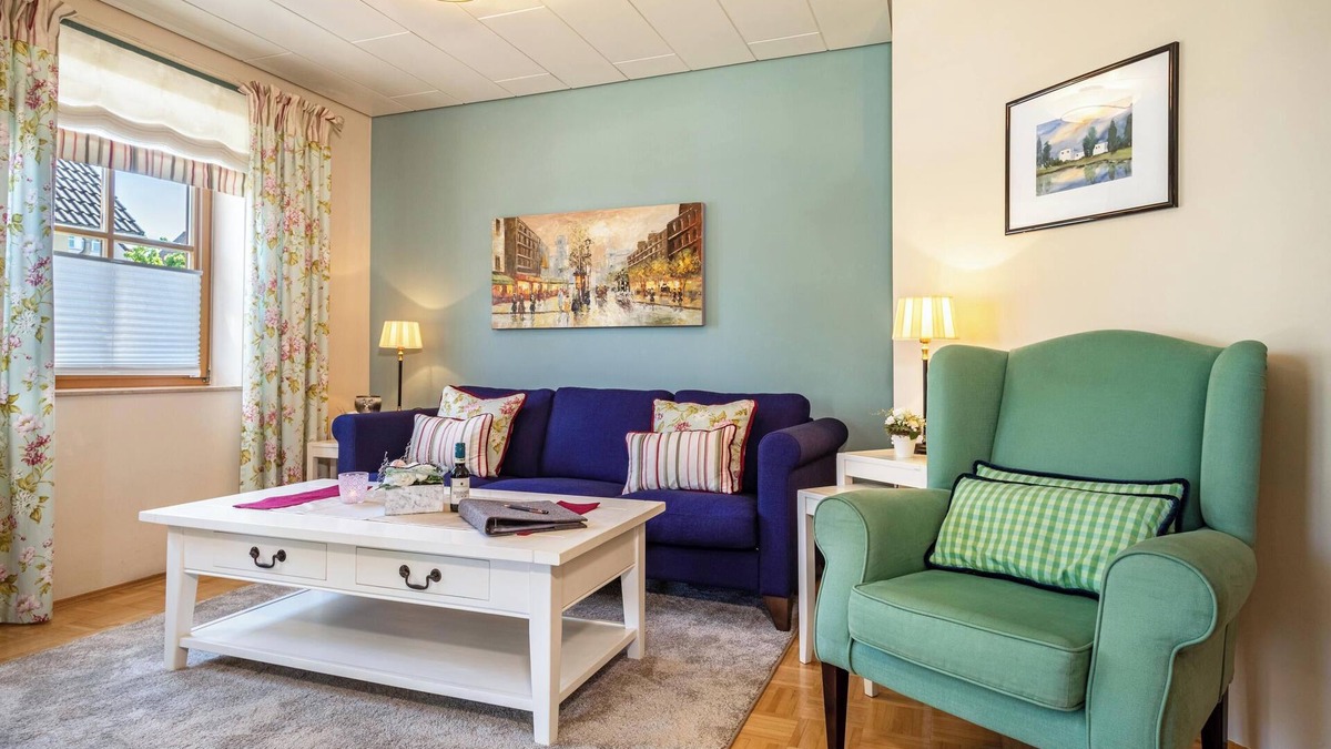 Neufrach Apartment | Cosy Vacation Apartment 2 on "Trostelhof" with Balcony