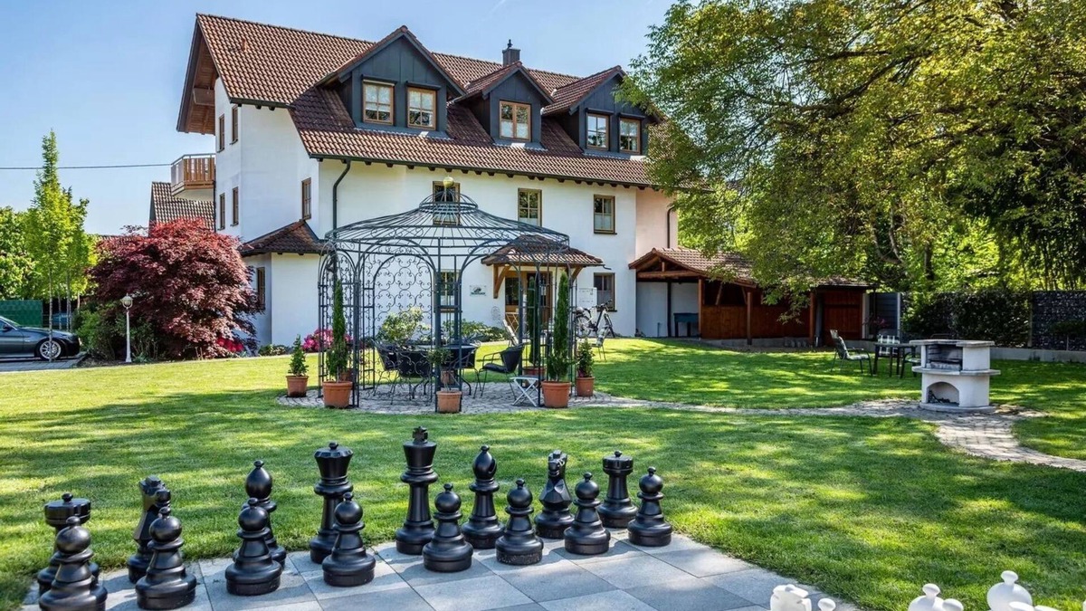 Neufrach Apartment | Cosy Vacation Apartment 7 on "Trostelhof" with Private Terrace