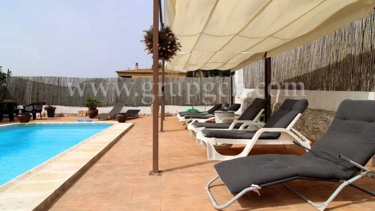 Lloret Blau House | Cosy villa 5 minutes from all beaches