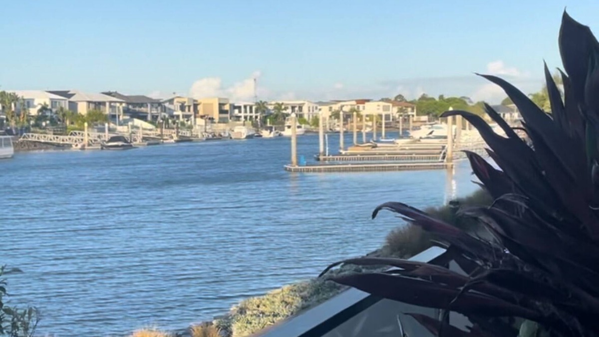 Gold Coast Villa | Cosy water front Villa in Hope Island