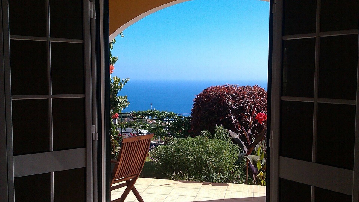 Estreito da Calheta House | Cottage with stunning views of the Atlantic Ocean and the mountains - Casa Laurisol