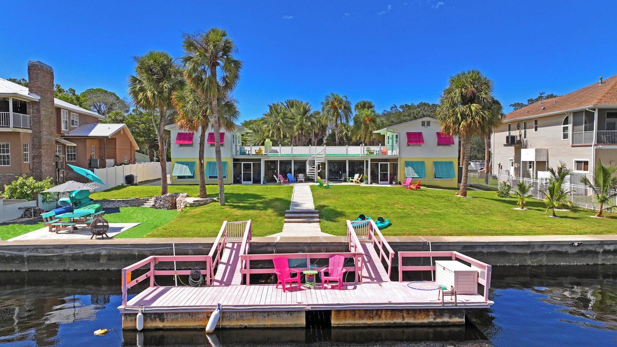 Port Richey Apartment | Cotee River Tiki Hut