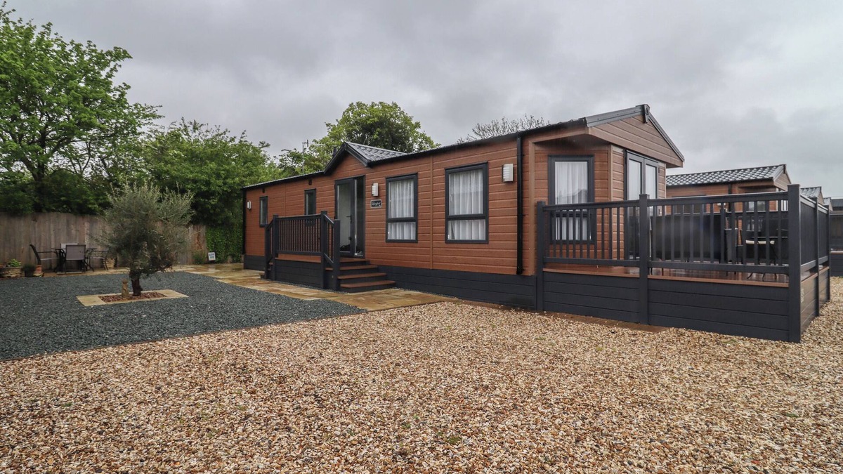 Evesham Cottage | COTSWOLD CWTCH, family friendly, with a garden in Evesham