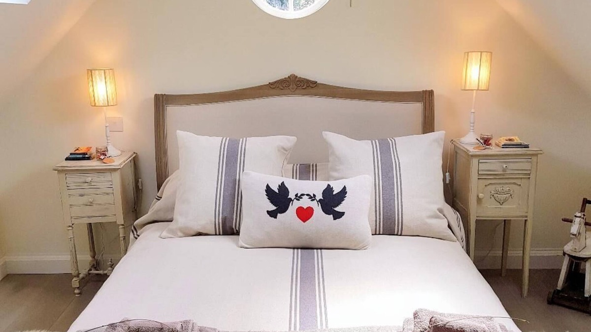 Stratton House | Cotswold Luxury, Cirencester, walks, pubs, shops