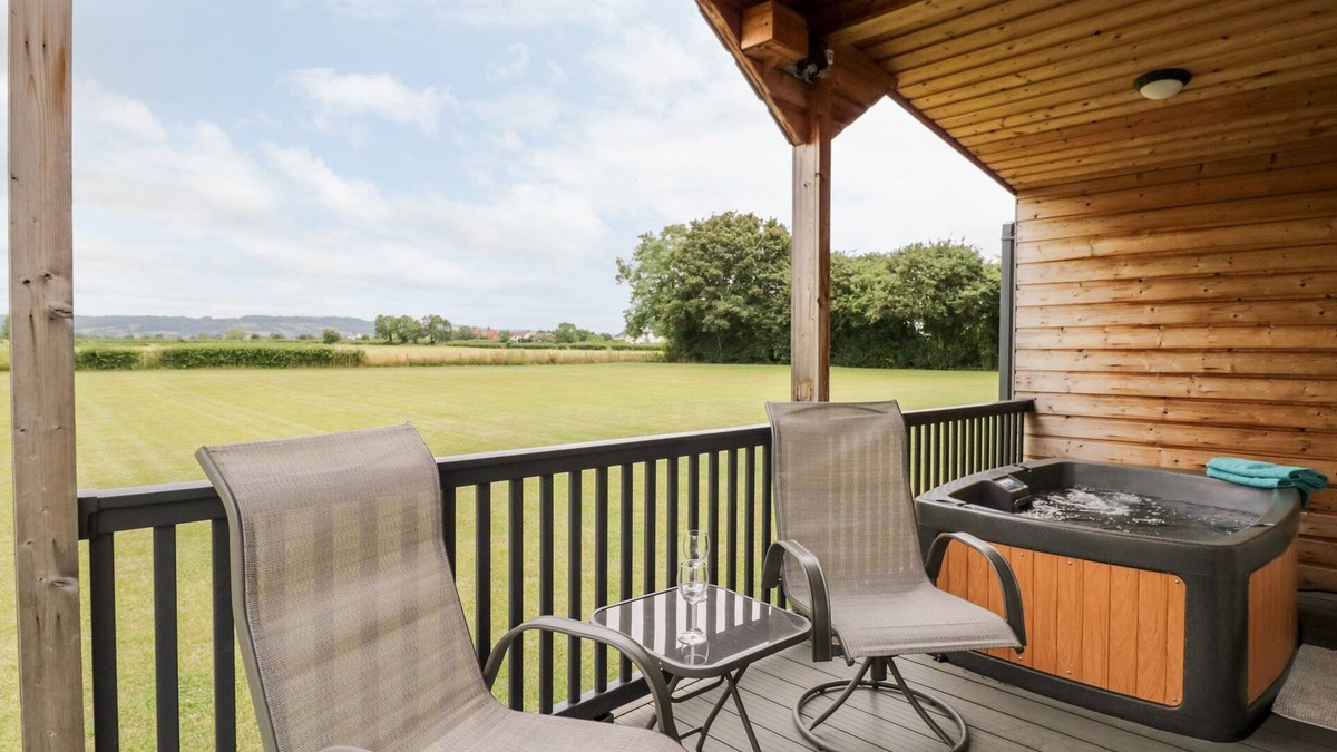 Bretforton Cottage | COTSWOLD VIEW 4, romantic, character holiday cottage in Honeybourne