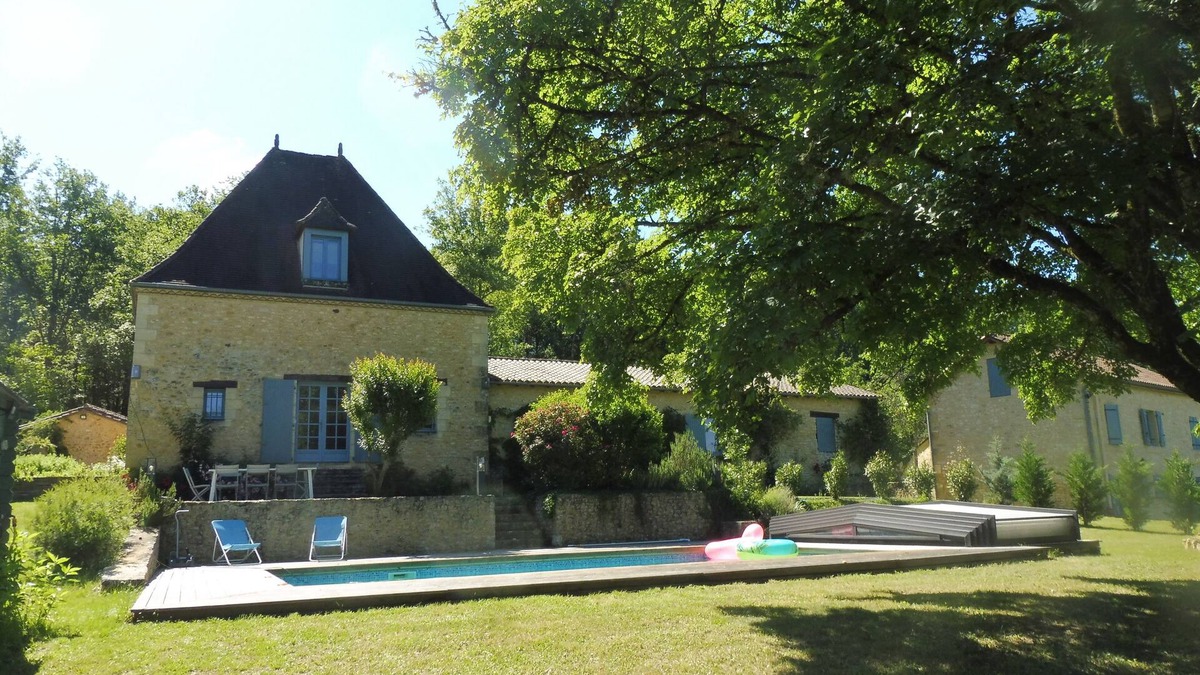 Sainte-Alvere-Saint-Laurent-les-Batons House | Cottage on the farm