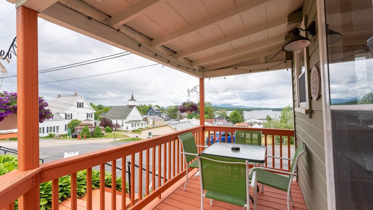 Weirs Beach Cabin | Cottage 16 Summary: T