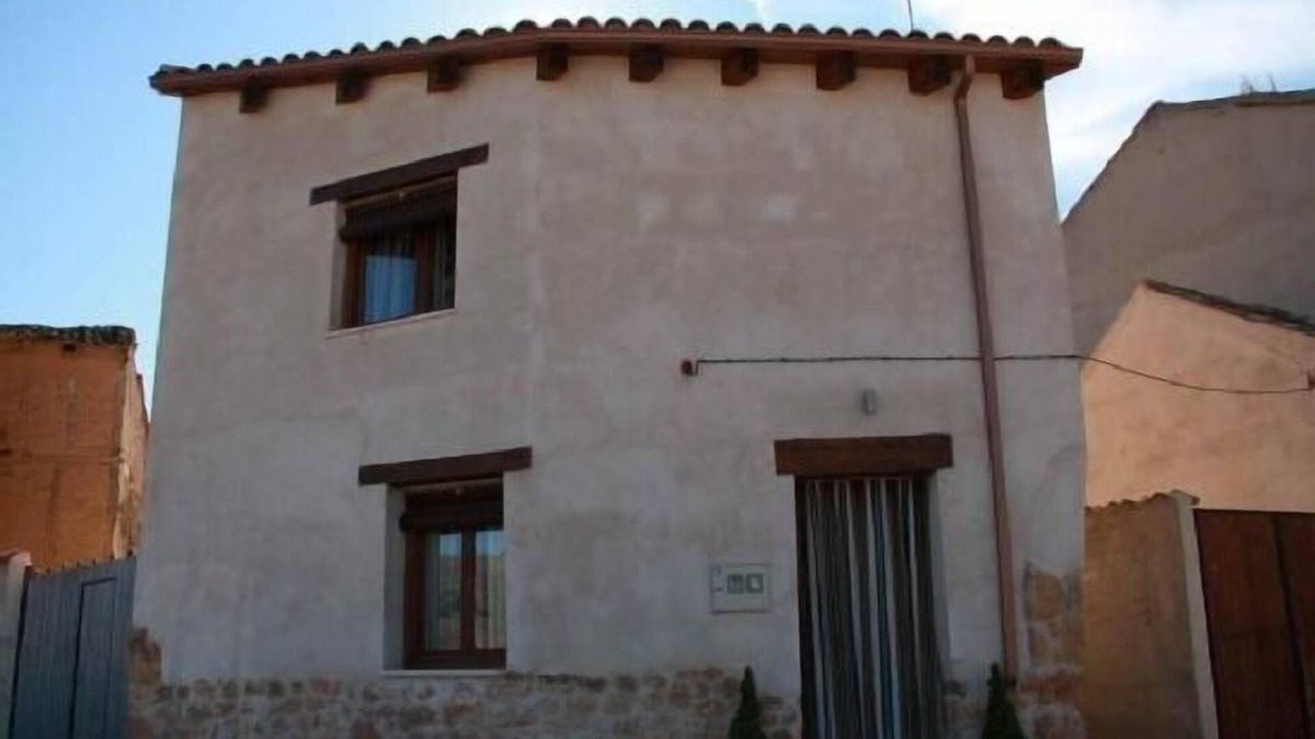 Melida Cottage | Cottage 2 people. Jacuzzi in room and pets are allowed.