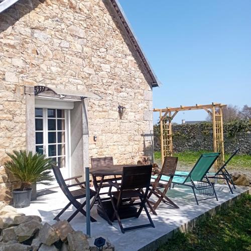 Begard House | Cottage 3 étoiles à 25 mn de la côte de granit rose