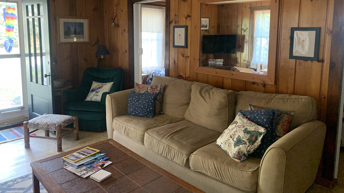 Northeastern Michigan Cottage | Cottage 3 minute drive from Tawas lighthouse